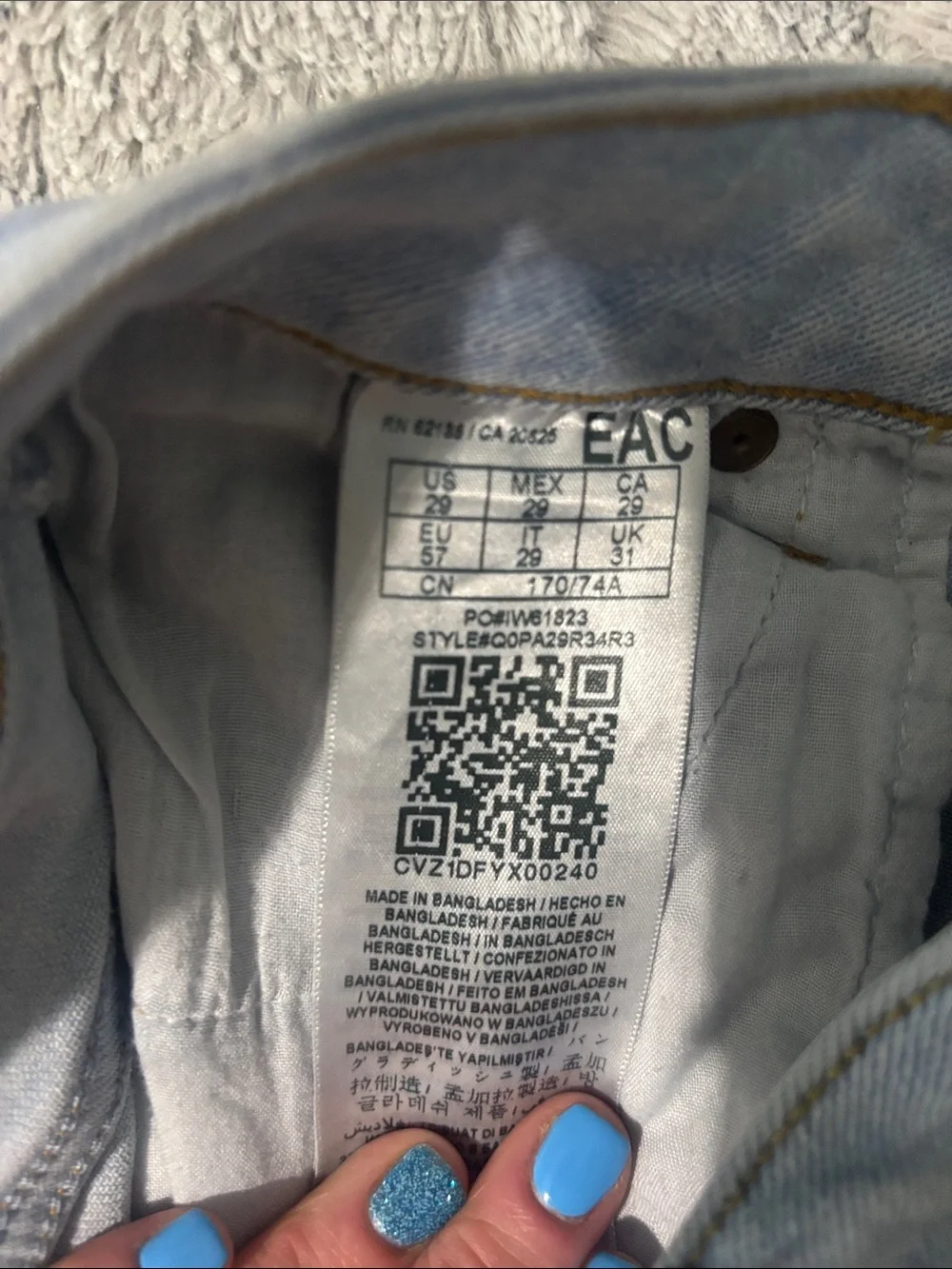 Guess Light Wash Distressed Women’s Denim  Shorts
